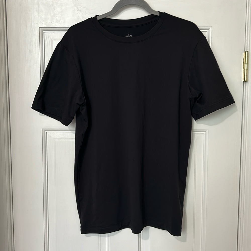 Alo yoga men’s conquer reform T shirt in Black, Medium